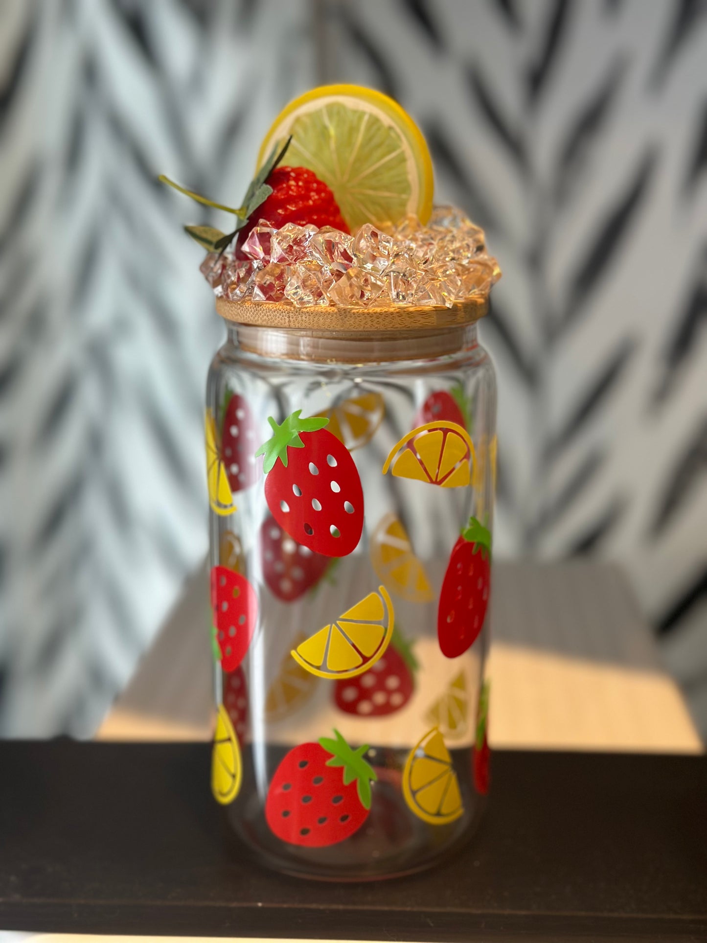 Strawberry Lemon 16oz Glass Can with Fruit Ice Lid